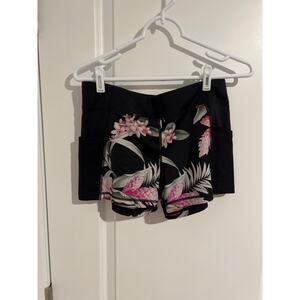 Tommy Bahama Black Floral Island Active Shorts – Size Small – Black Floral